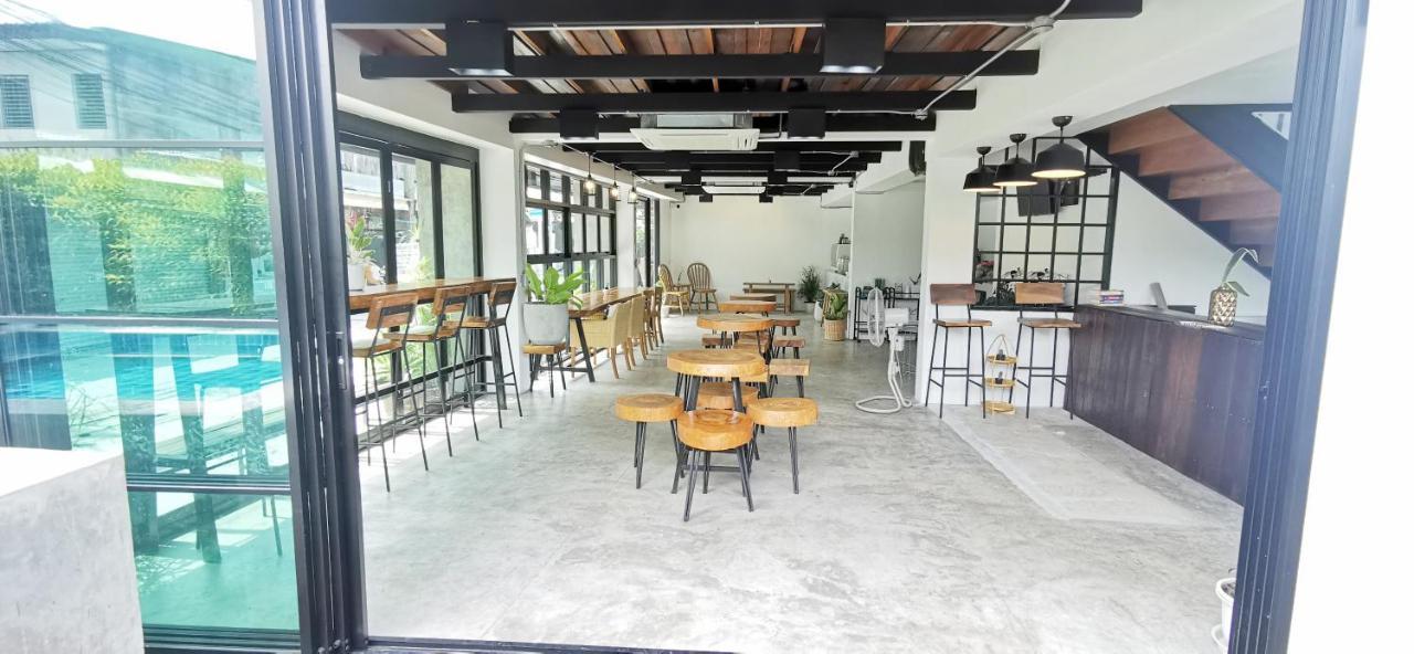 Stay Here Hostel Chiang Mai Dış mekan fotoğraf